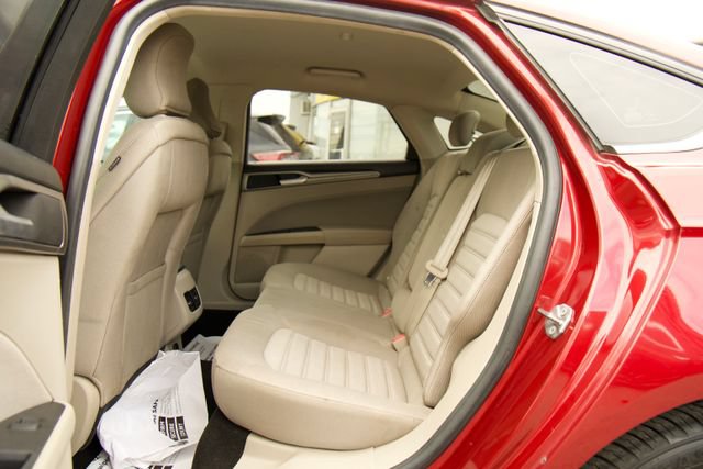 Used 2019 Ford Fusion SE FWD image 28