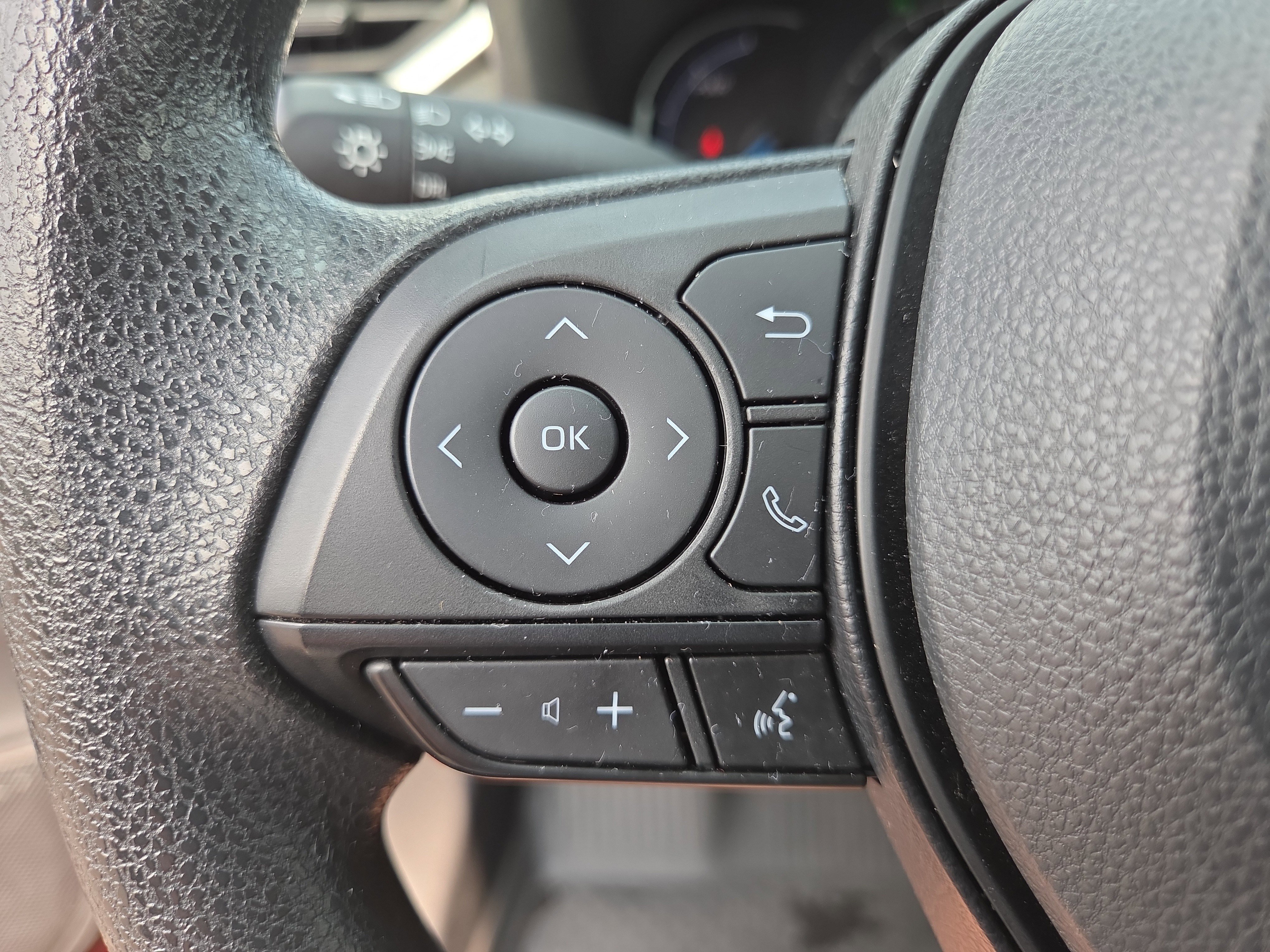 Certified 2023 Toyota RAV4 LE image 31