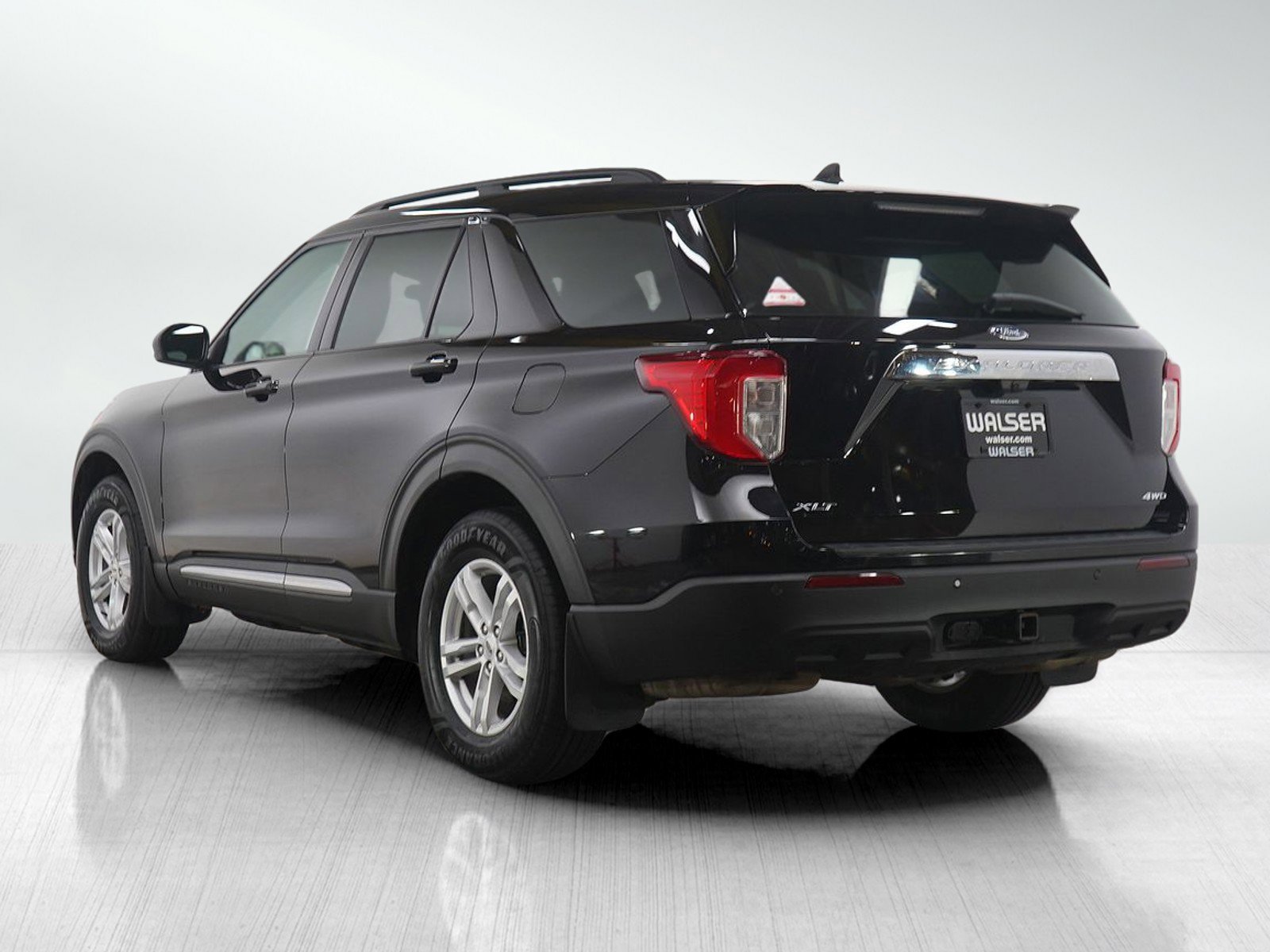 Used 2022 Ford Explorer XLT w/ Class IV Trailer Tow Package image 4