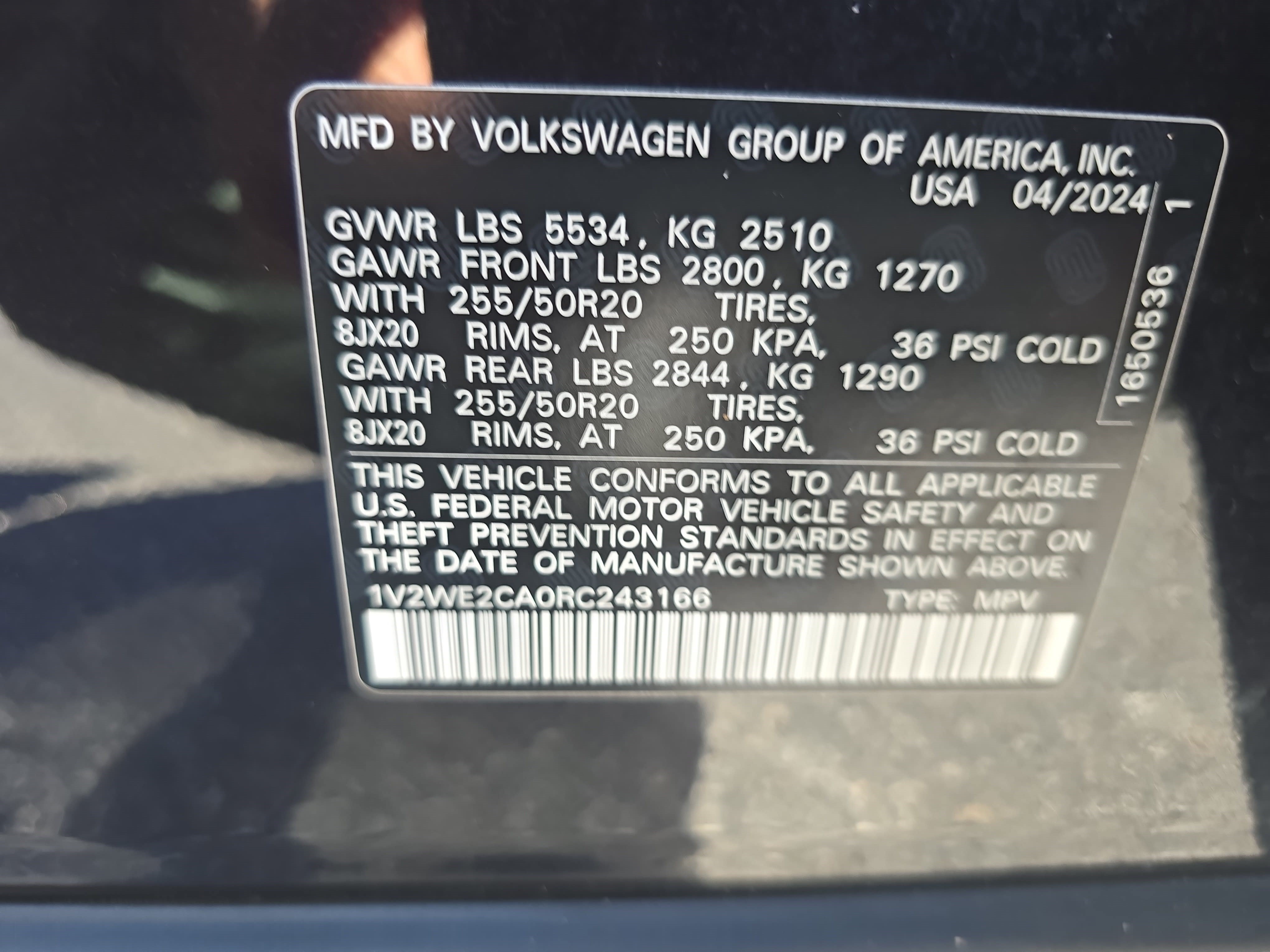 Used 2024 Volkswagen Atlas Cross Sport SE FWD image 34