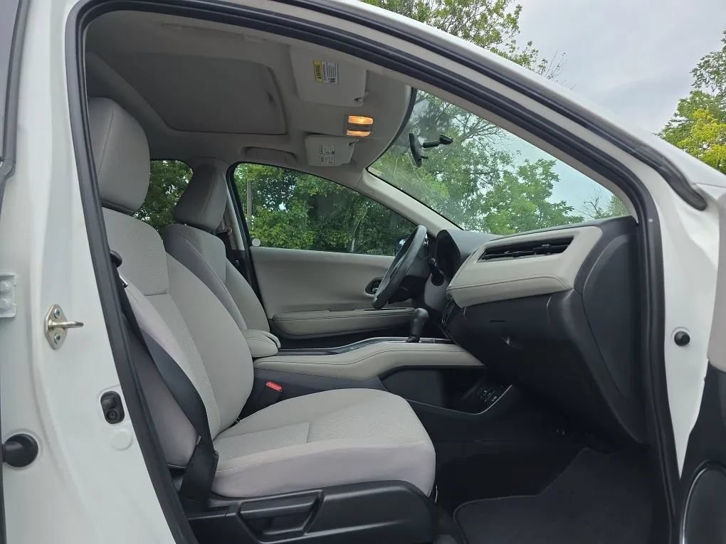 Used 2018 Honda HR-V EX image 43