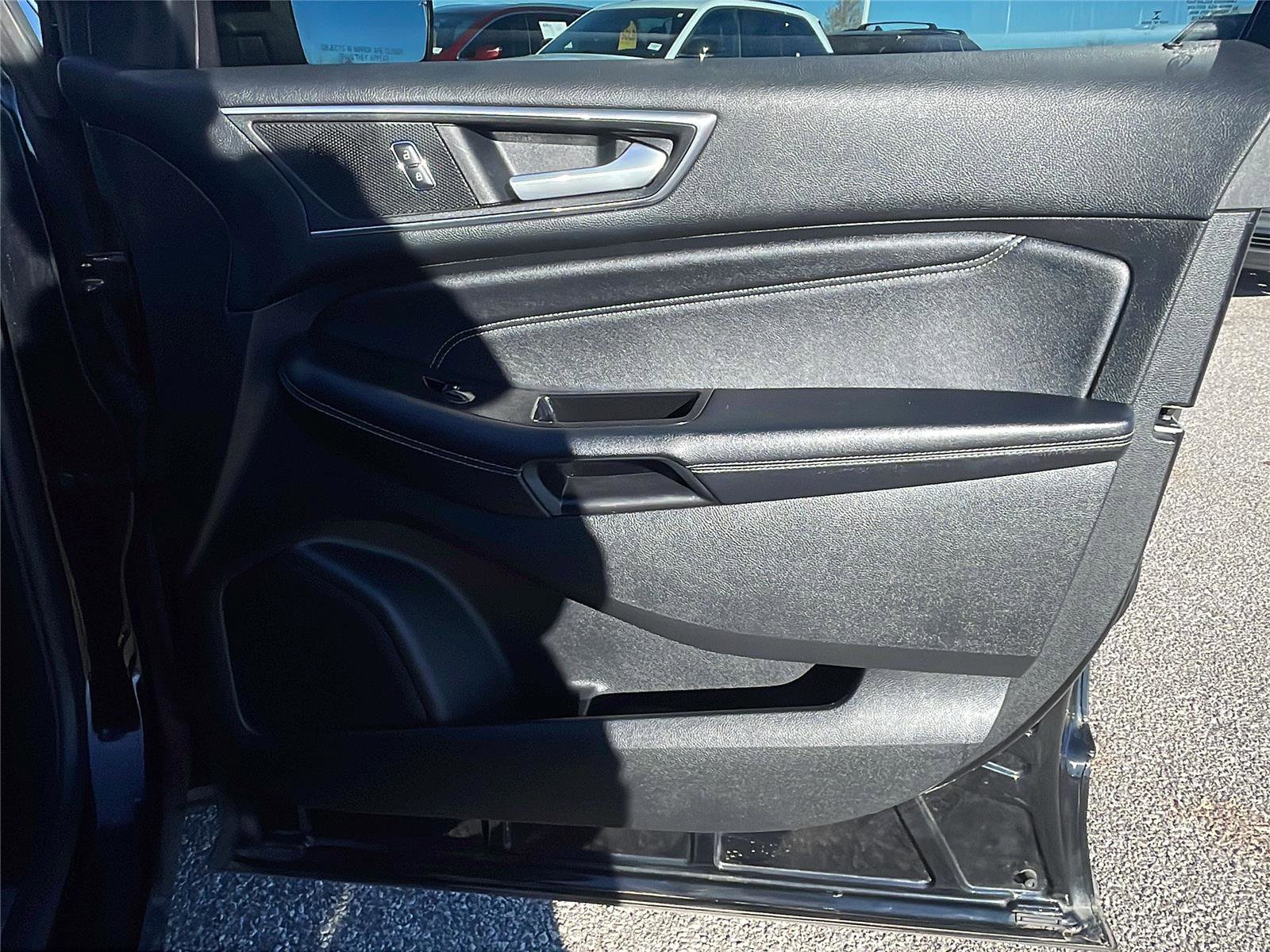 Used 2016 Ford Edge Titanium w/ Technology Package image 13