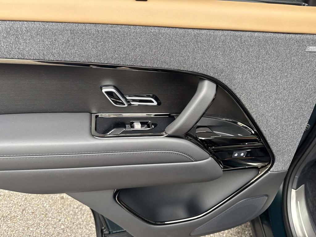 New 2026 Land Rover Range Rover Sport Autobiography AWD/4WD image 13
