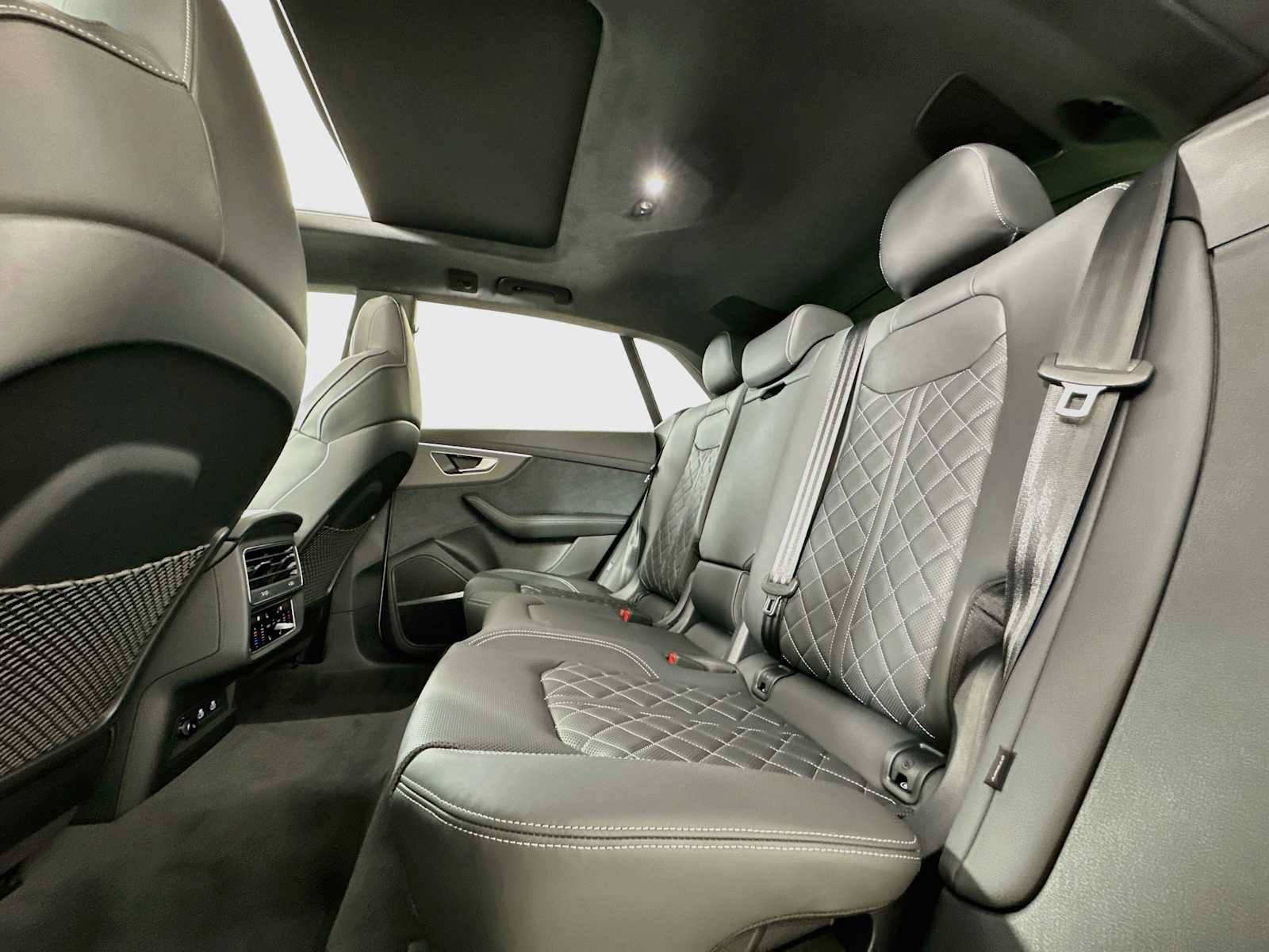 New 2026 Audi SQ8 Prestige AWD/4WD image 23