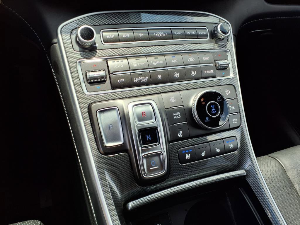 Used 2023 Hyundai Santa Fe Limited image 15