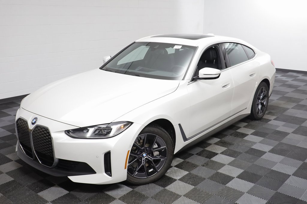 Used 2025 BMW i4 xDrive40i image 2