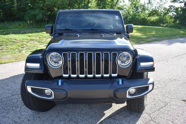 Used 2023 Jeep Wrangler Unlimited Sahara AWD/4WD image 11