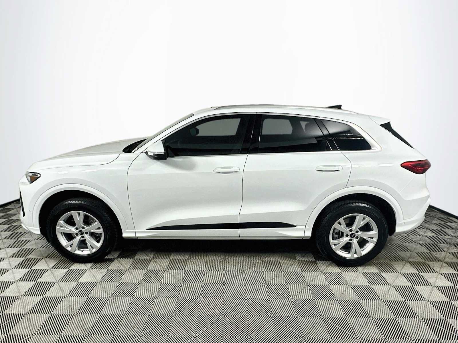 New 2026 Audi Q5 Premium AWD/4WD image 4