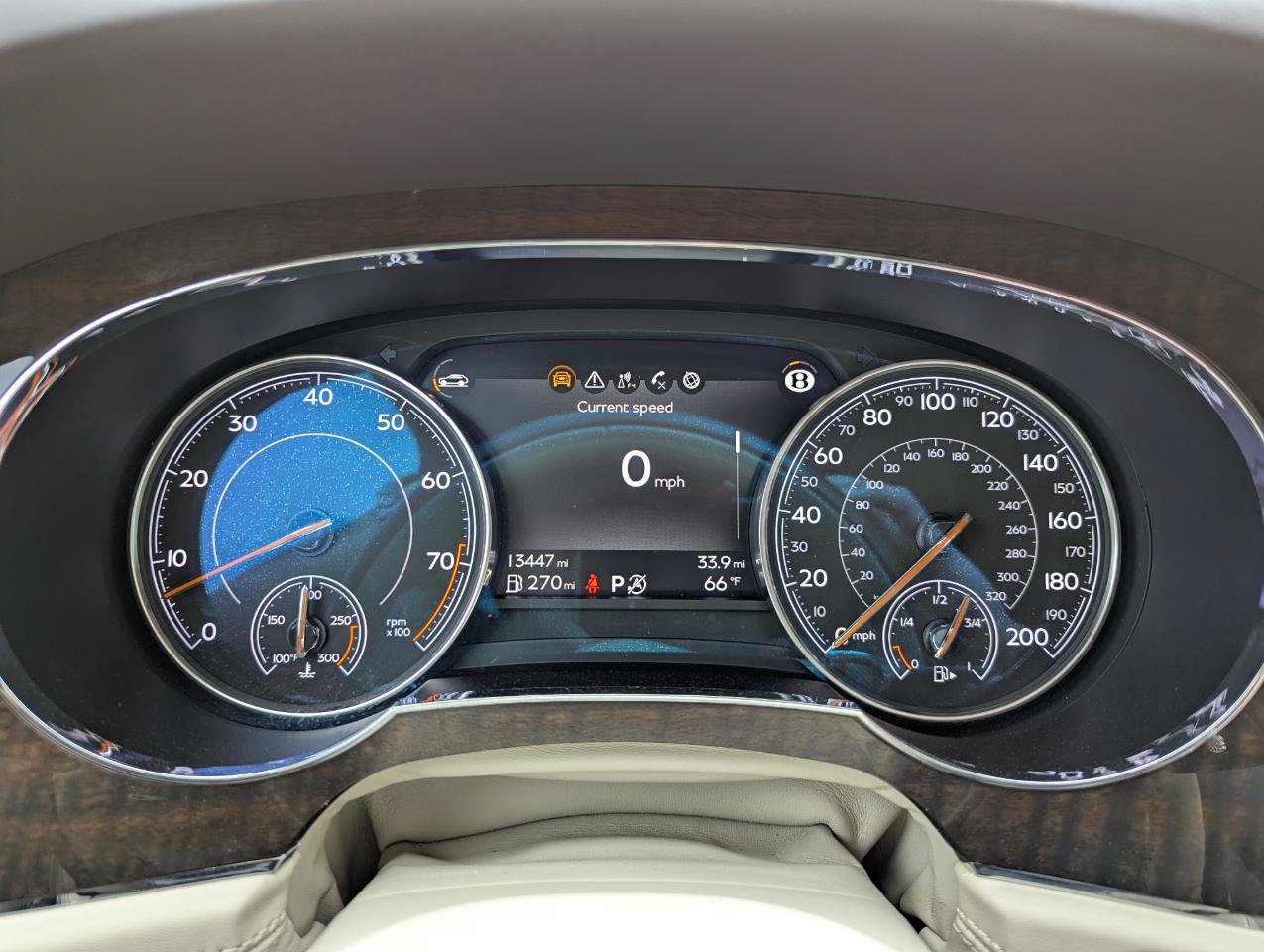 Used 2020 Bentley Bentayga AWD/4WD image 18