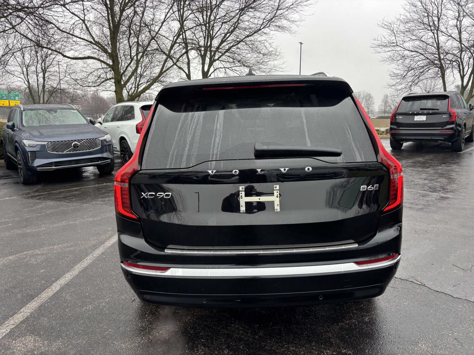 New 2026 Volvo XC90 B6 Plus w/ Protection Package Premier AWD/4WD image 6
