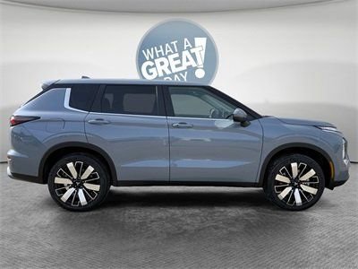 New 2026 Mitsubishi Outlander SE AWD/4WD image 2