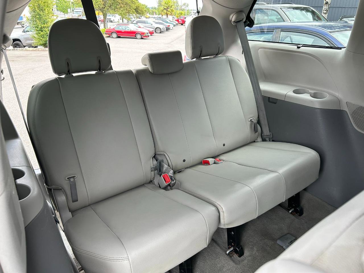 Used 2014 Toyota Sienna XLE AWD/4WD image 19