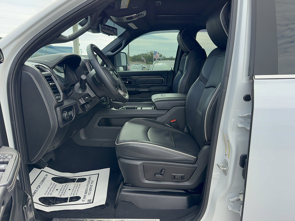 Used 2025 RAM 3500 Limited AWD/4WD image 14