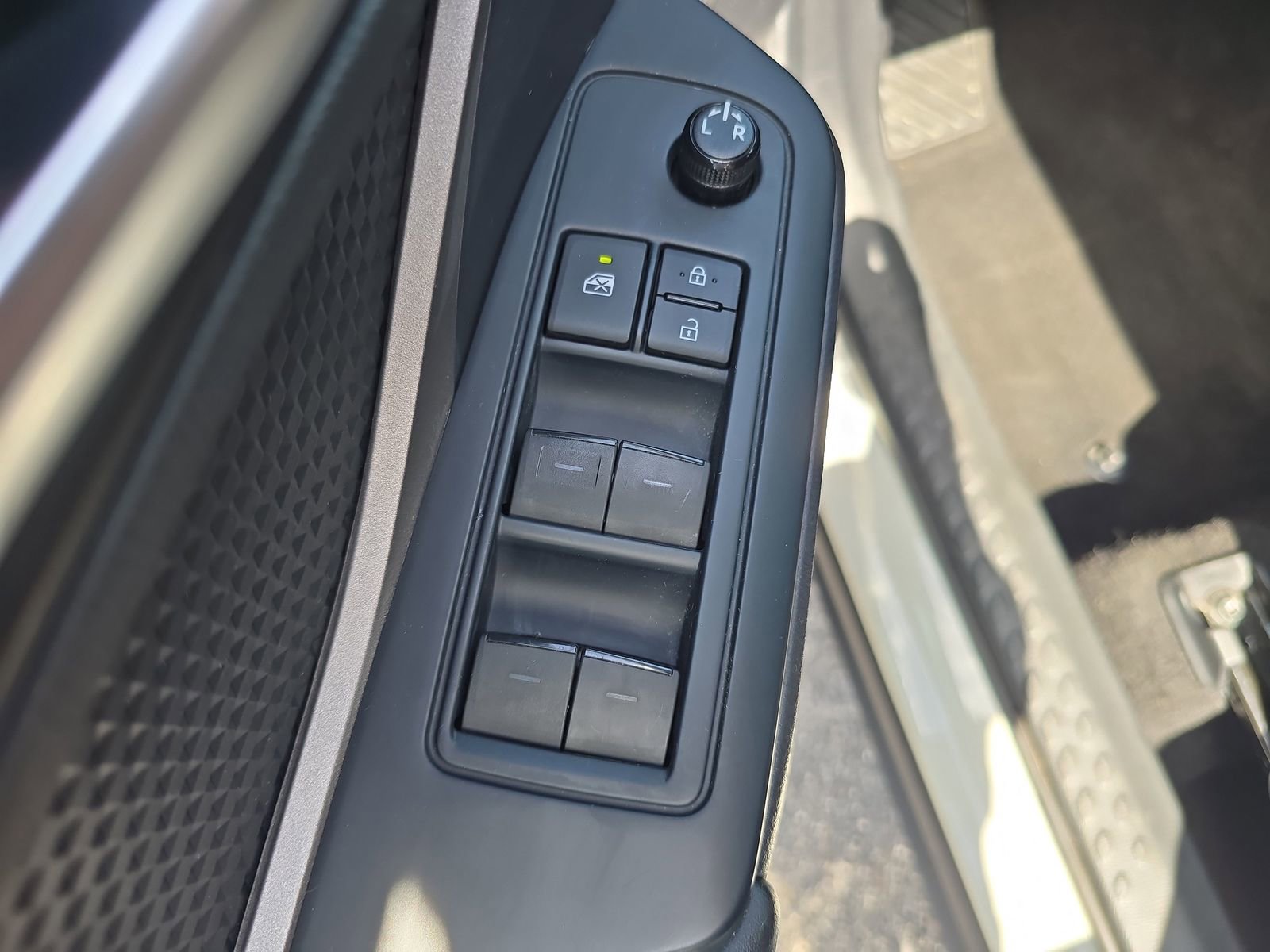 Used 2021 Toyota C-HR LE image 13