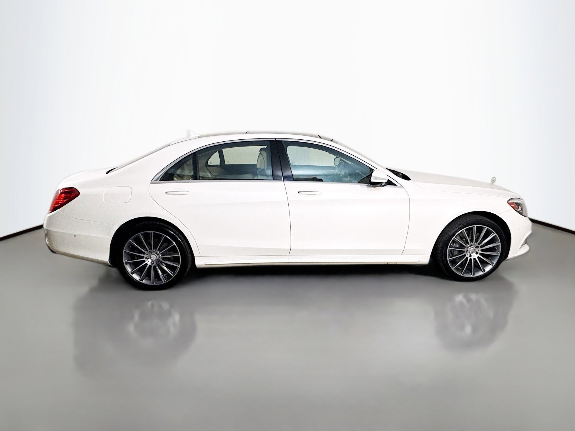 Used 2017 Mercedes-Benz S 550 Sedan image 11