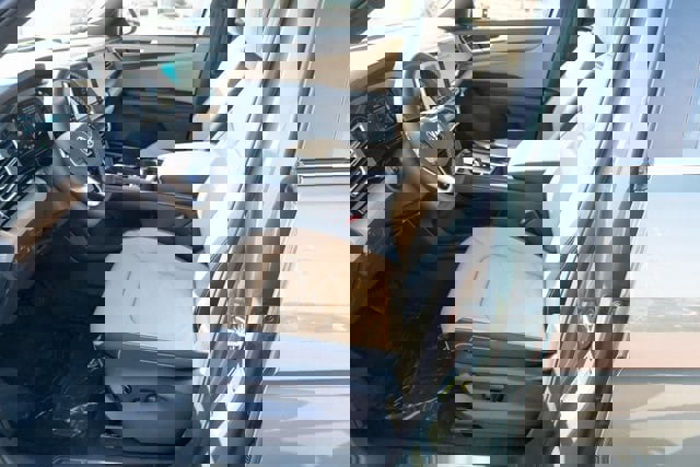 New 2026 Volkswagen Atlas Cross Sport SE image 17