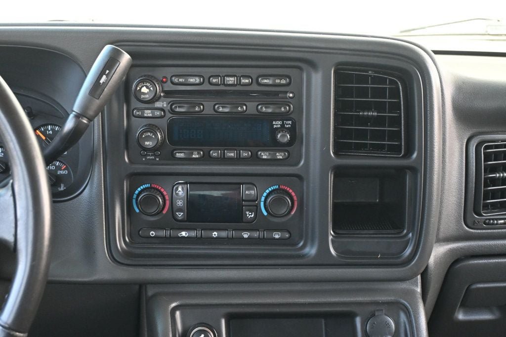 Used 2006 Chevrolet Silverado 1500 LT w/ Onstar Plus Package RWD image 9