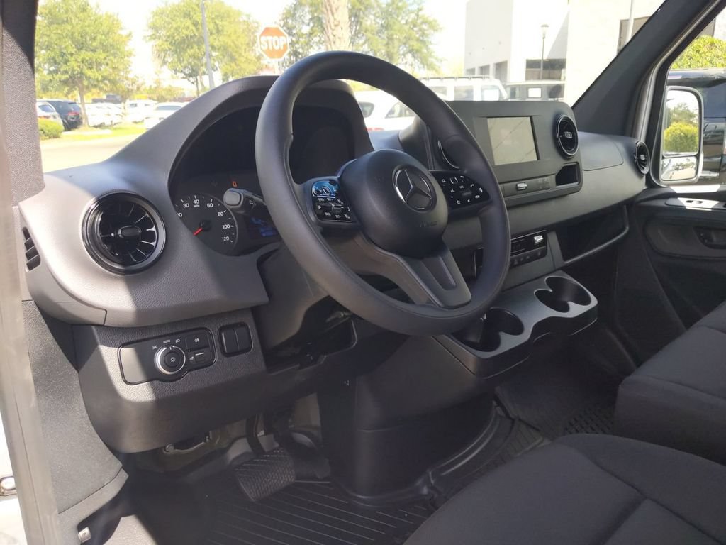 Used 2021 Mercedes-Benz Sprinter 2500 image 13