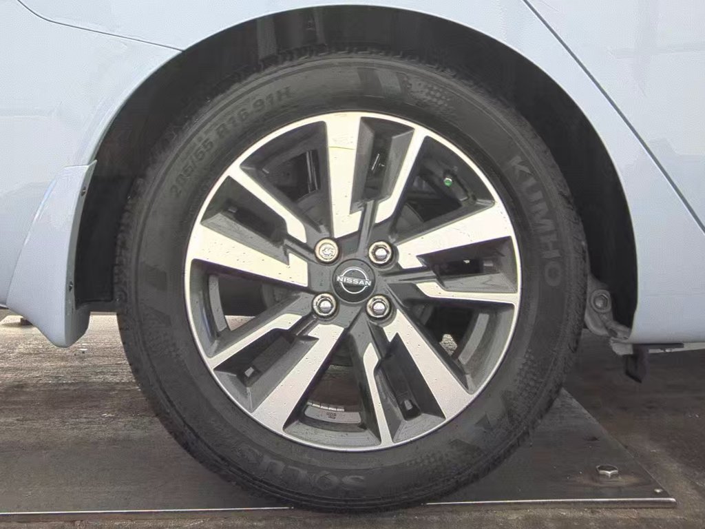 Certified 2025 Nissan Versa SV w/ Trunk Package FWD image 5