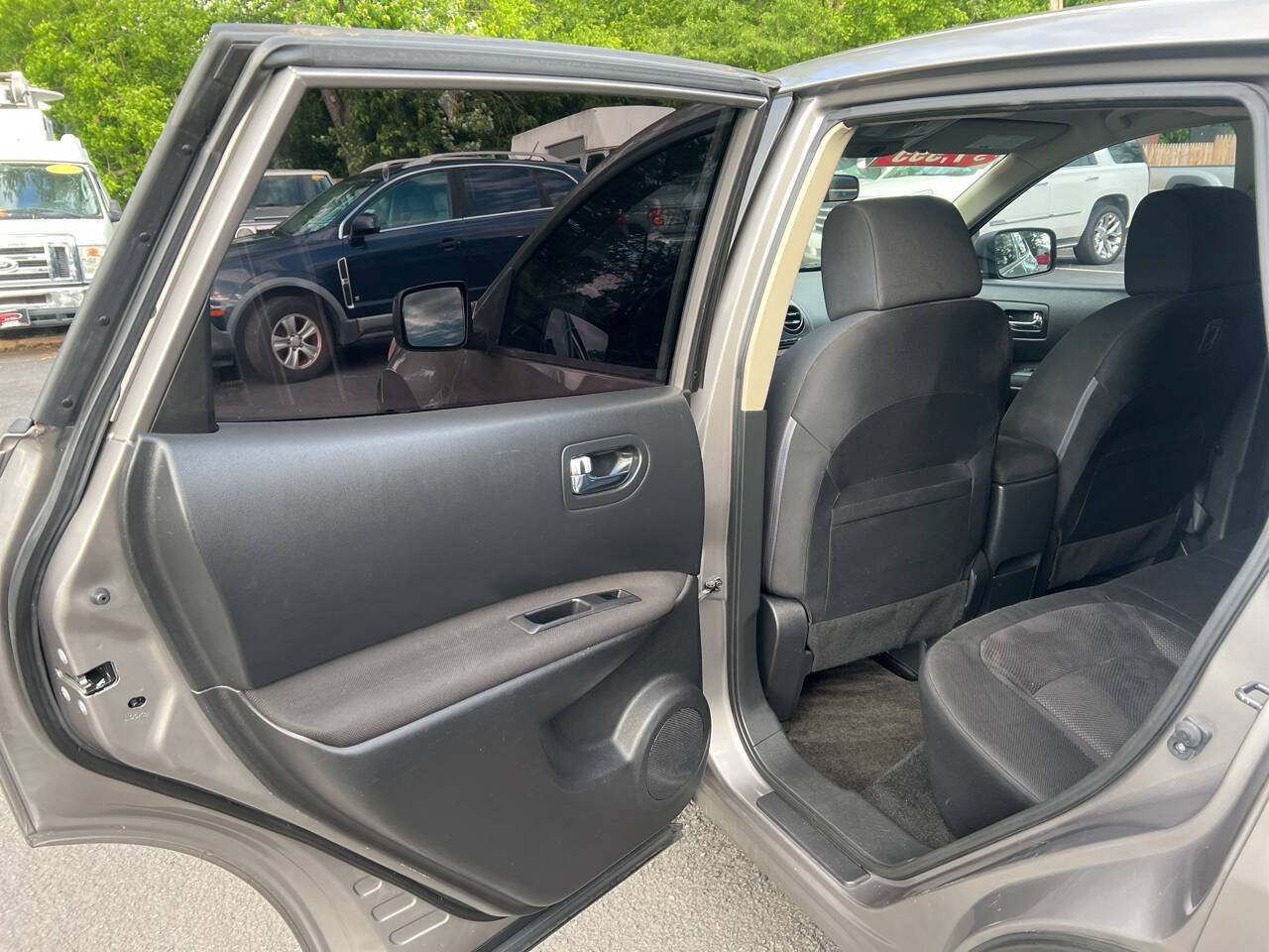 Used 2014 Nissan Rogue S AWD/4WD image 16