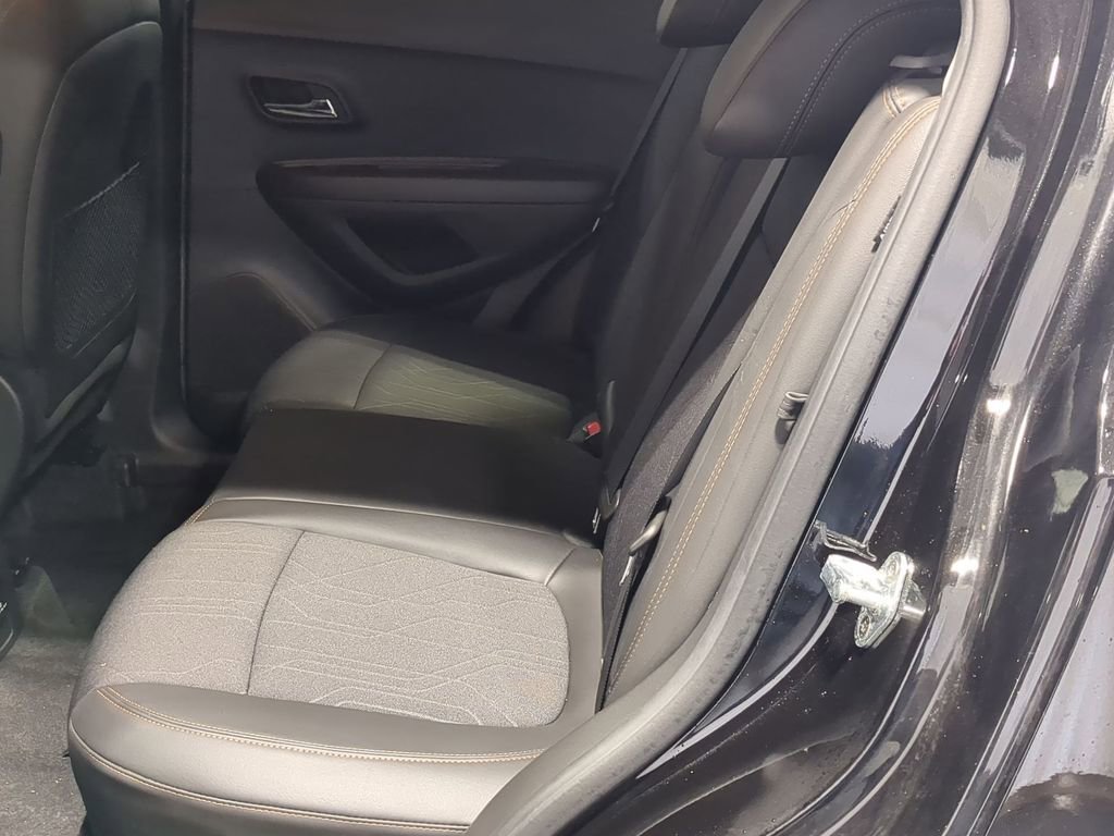 Used 2020 Chevrolet Trax LT w/ LT Convenience Package image 23