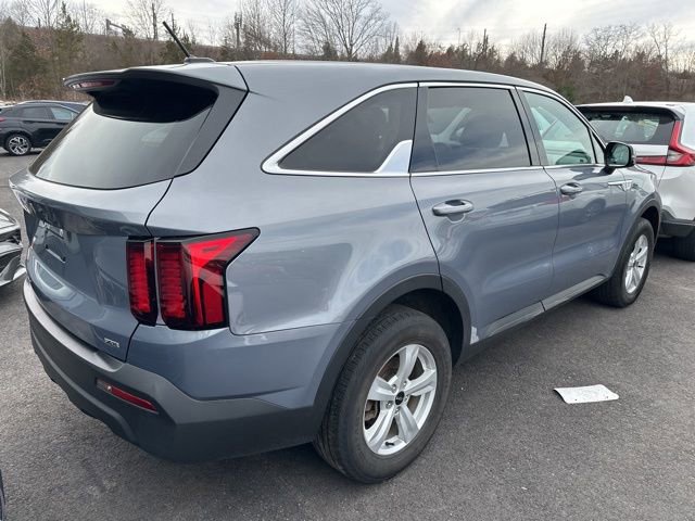 Used 2023 Kia Sorento LX image 4