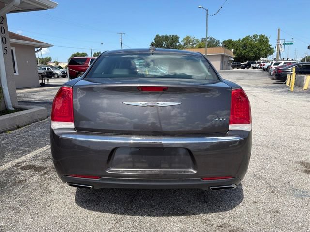 Used 2017 Chrysler 300 Limited RWD image 6