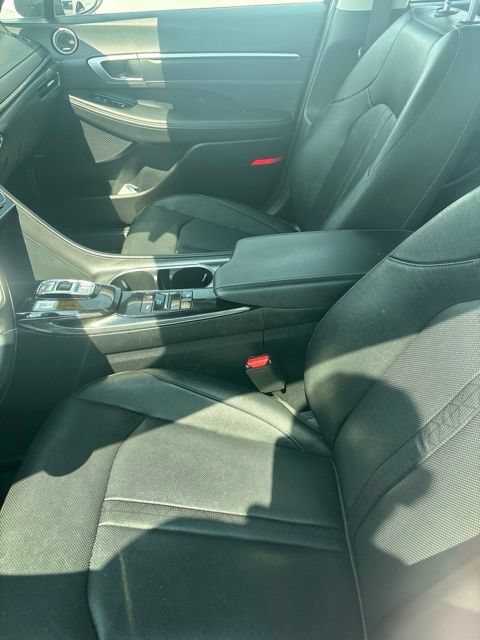 Used 2022 Hyundai Sonata Limited w/ Winter Weather Package FWD image 14