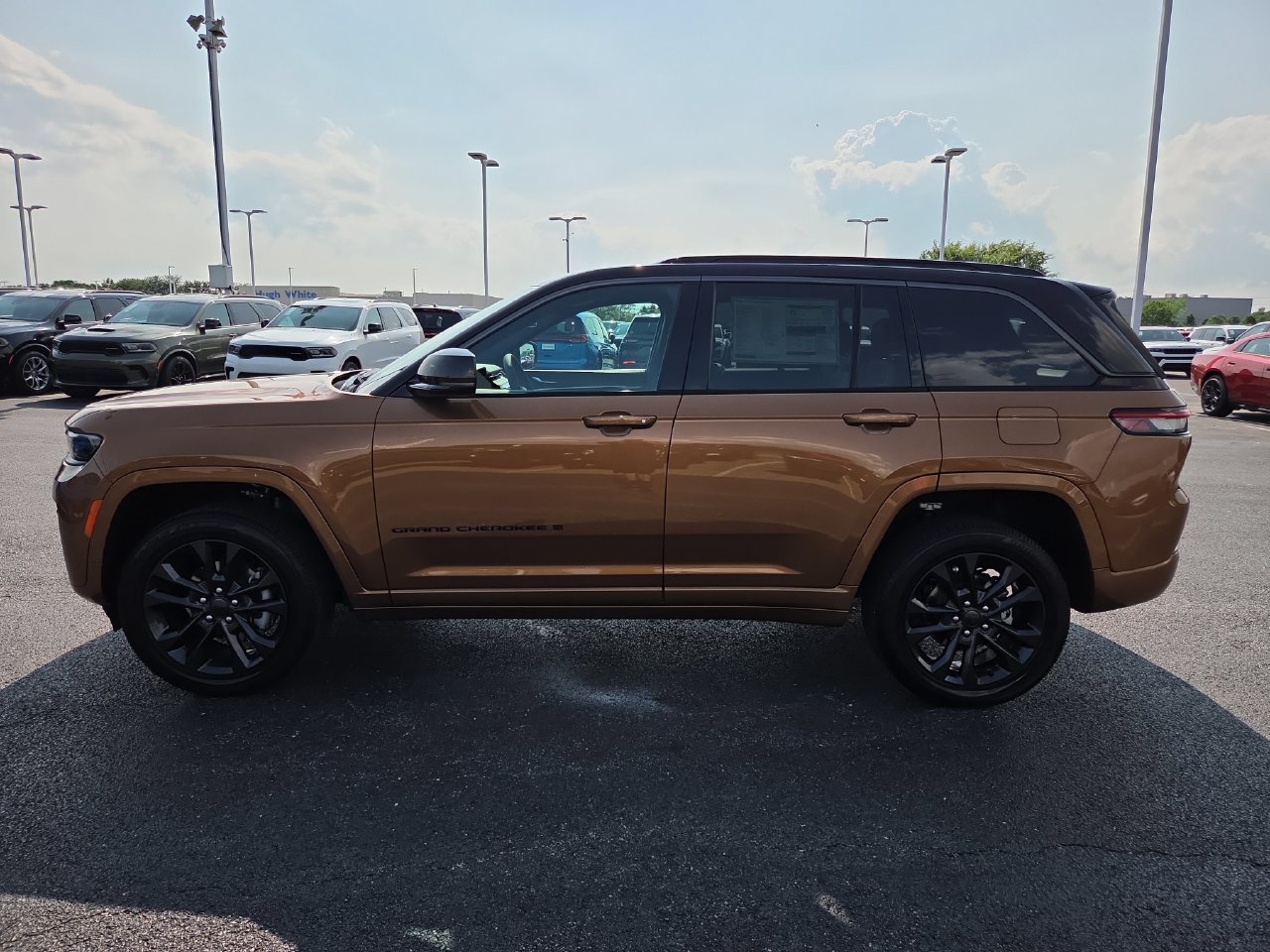 New 2026 Jeep Grand Cherokee Limited AWD/4WD image 4
