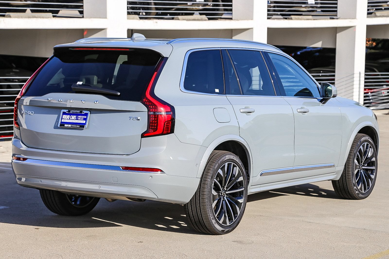 New 2026 Volvo XC90 T8 Ultra w/ Protection Package Premier AWD/4WD image 8