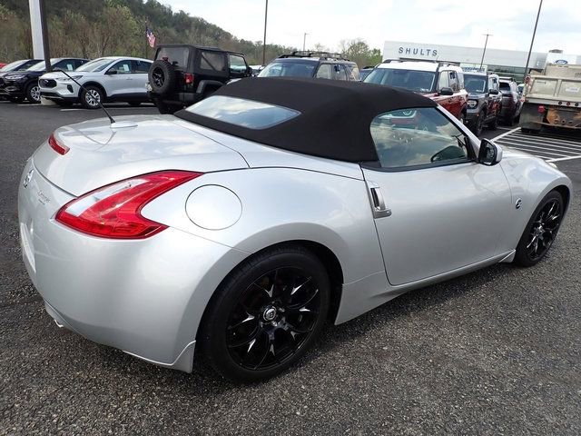 Used 2010 Nissan 370Z Roadster RWD image 6
