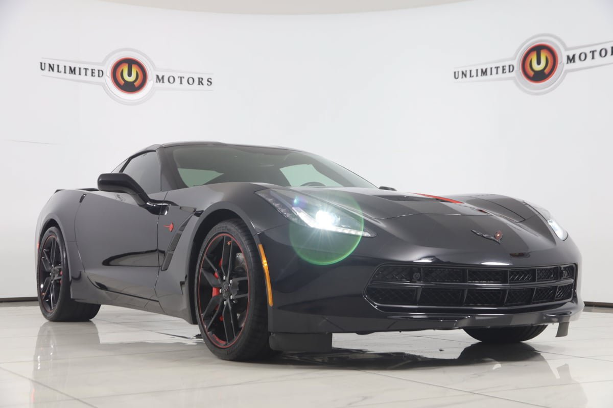 Used 2017 Chevrolet Corvette Stingray Coupe w/ Z51 3LT RWD image 26