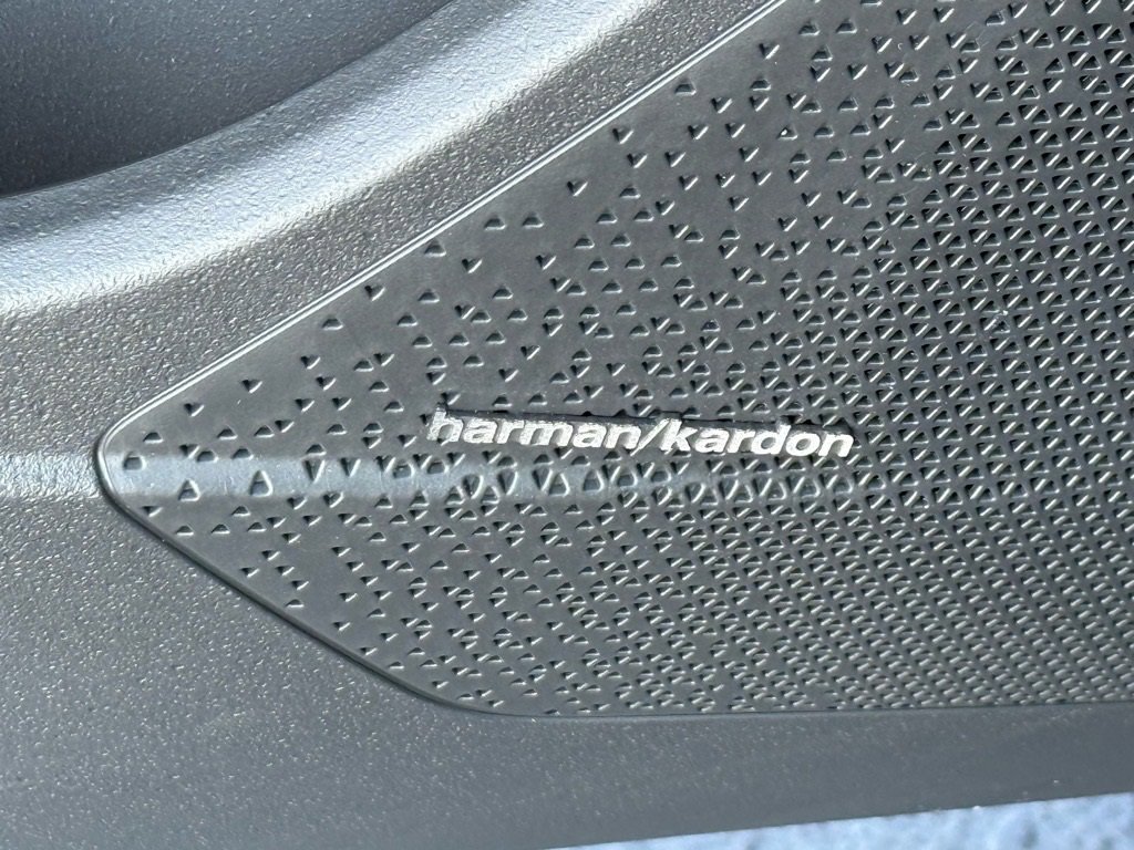 New 2025 Kia Niro SX Touring image 14