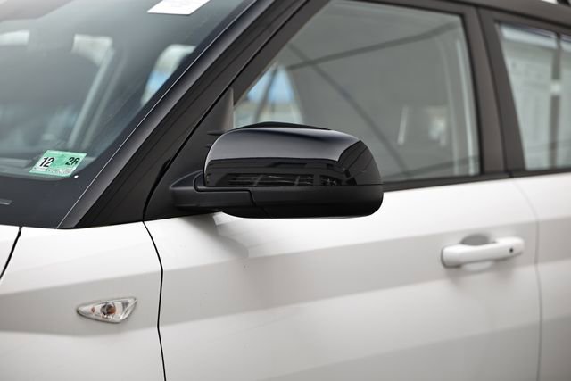 Used 2023 Hyundai Venue Limited image 11