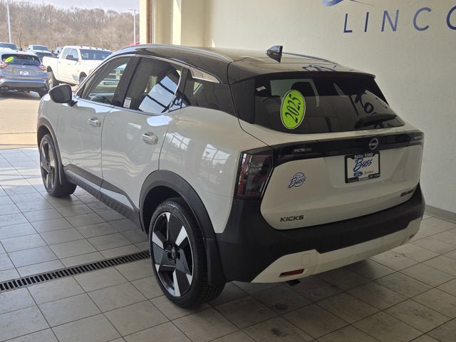 Used 2025 Nissan Kicks SR AWD/4WD image 13