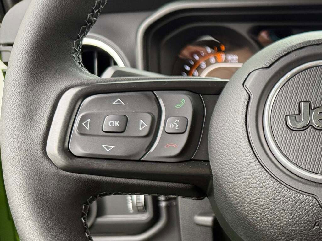 New 2025 Jeep Gladiator Sport image 36