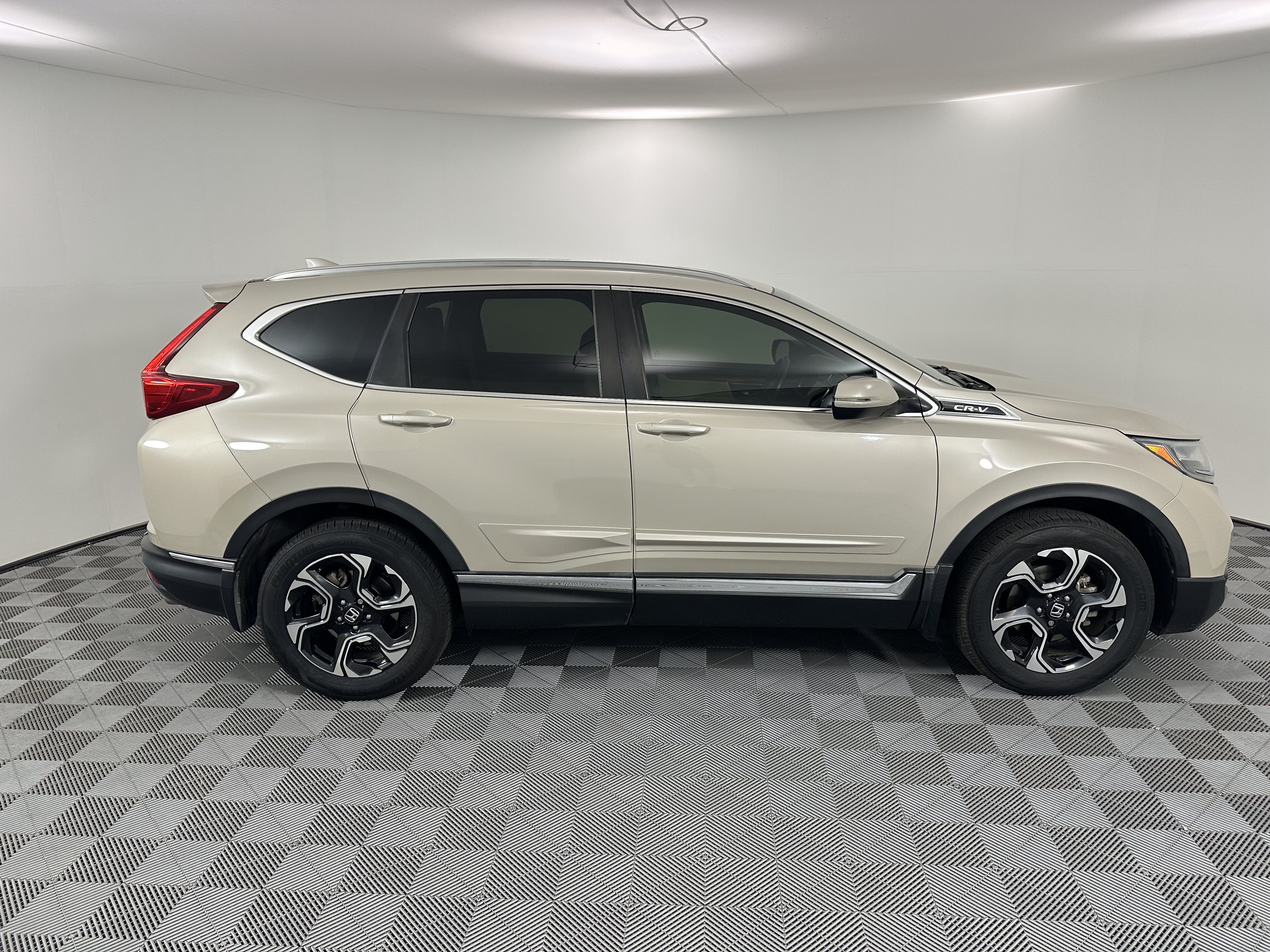 Used 2019 Honda CR-V Touring image 6