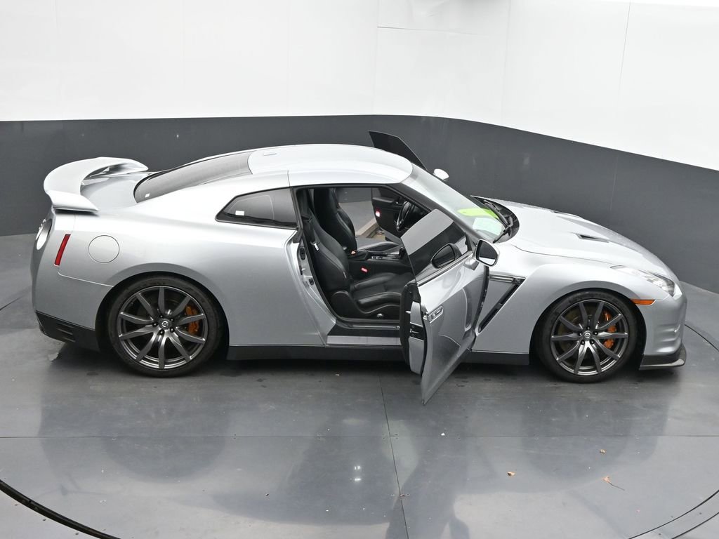 Used 2012 Nissan GT-R Premium image 67