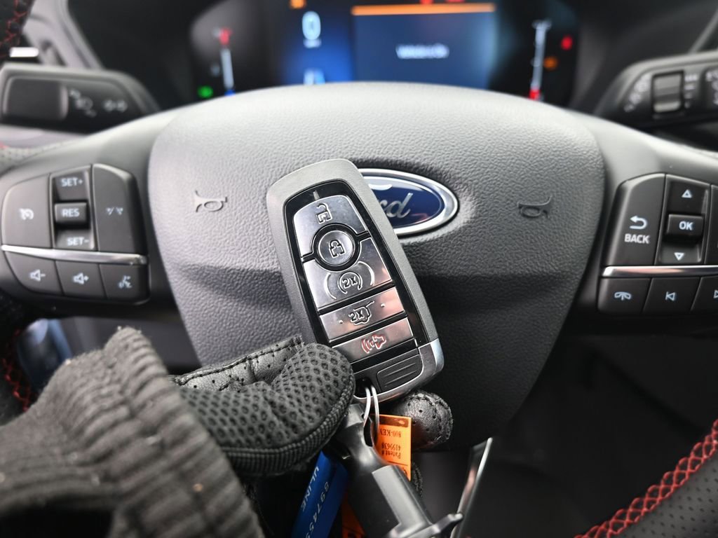 New 2026 Ford Escape ST-Line w/ Cold Weather Package image 32