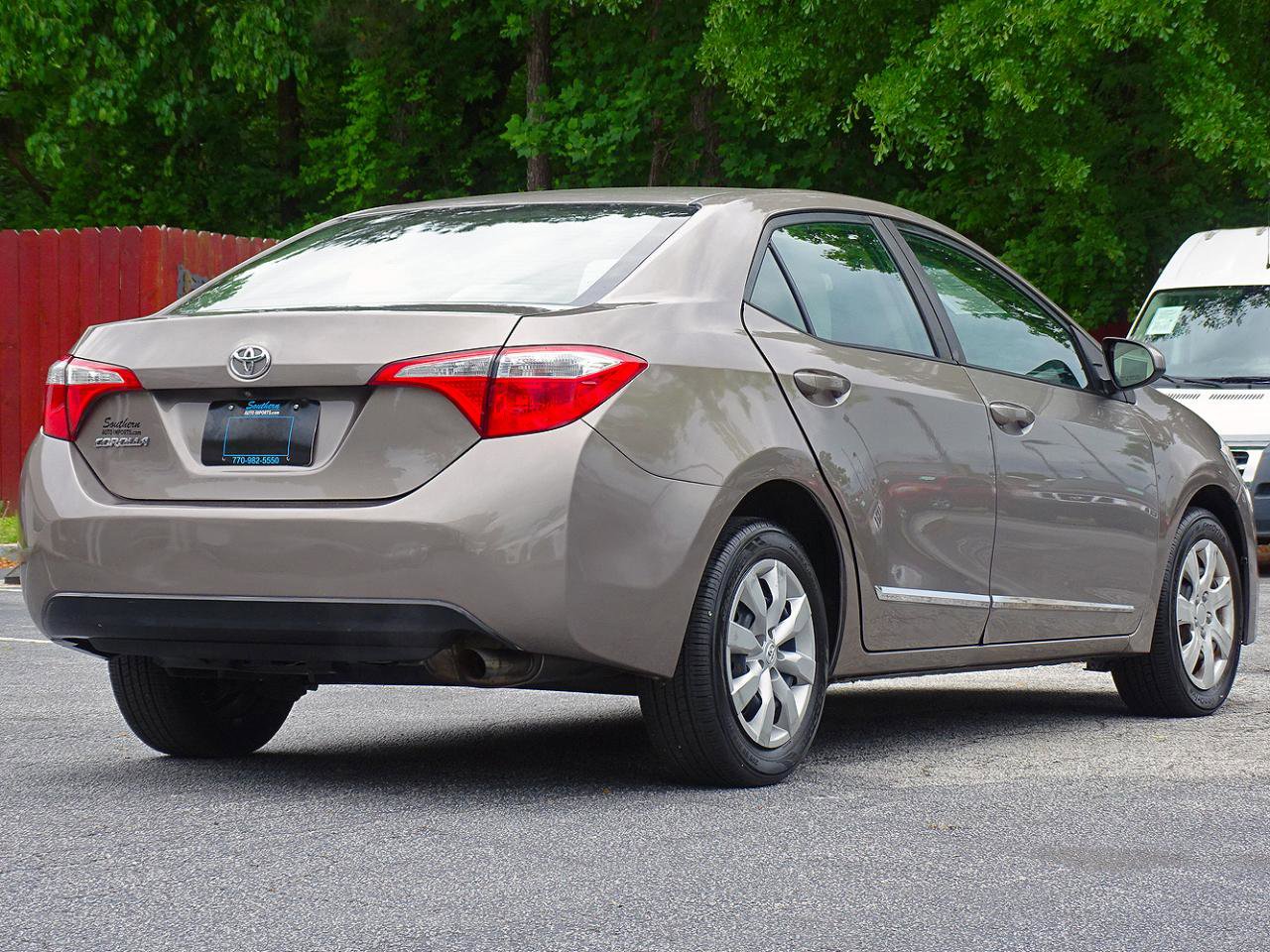 Used 2014 Toyota Corolla LE FWD image 11