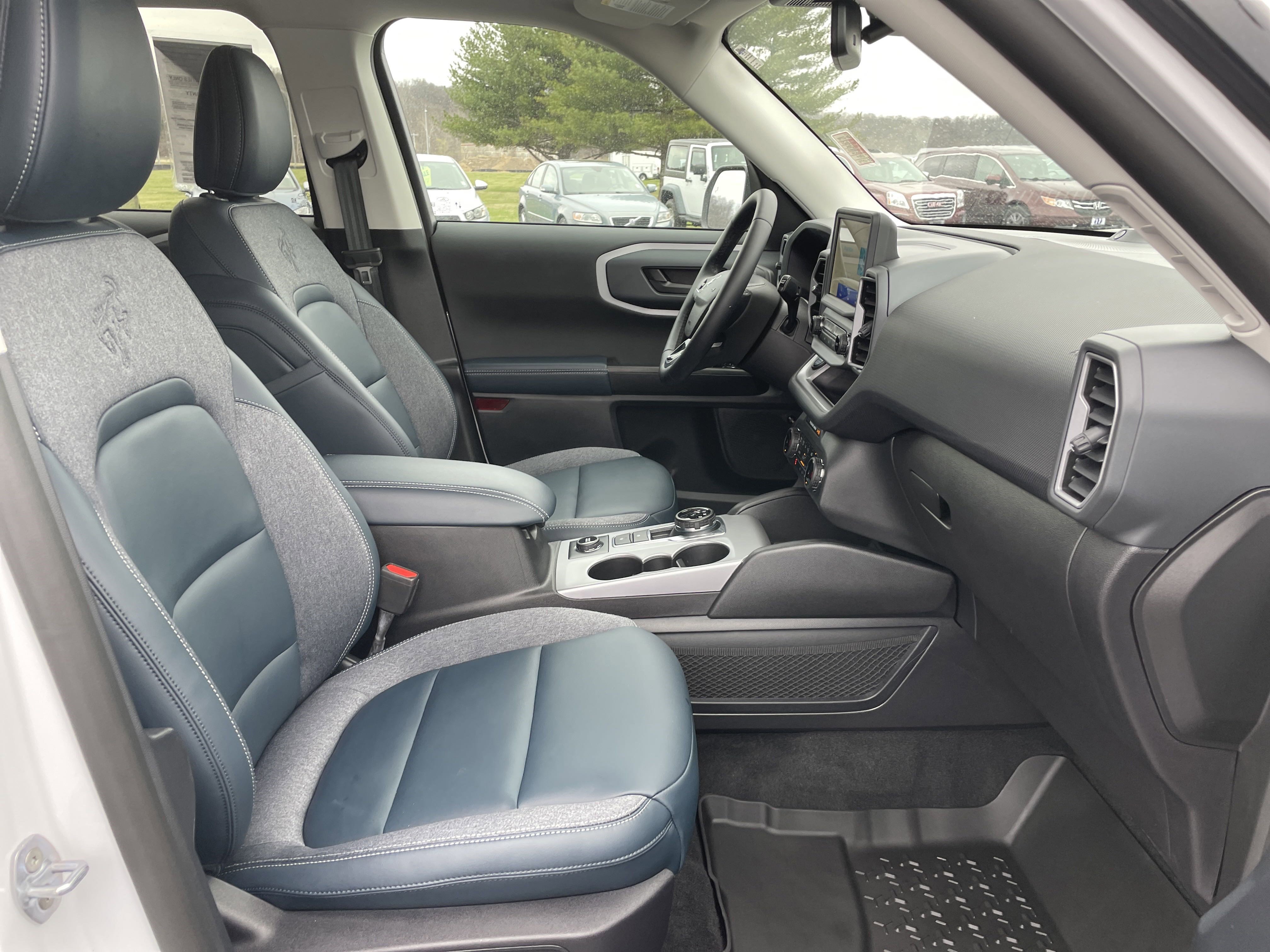 Used 2024 Ford Bronco Sport Outer Banks w/ Tech Package image 8