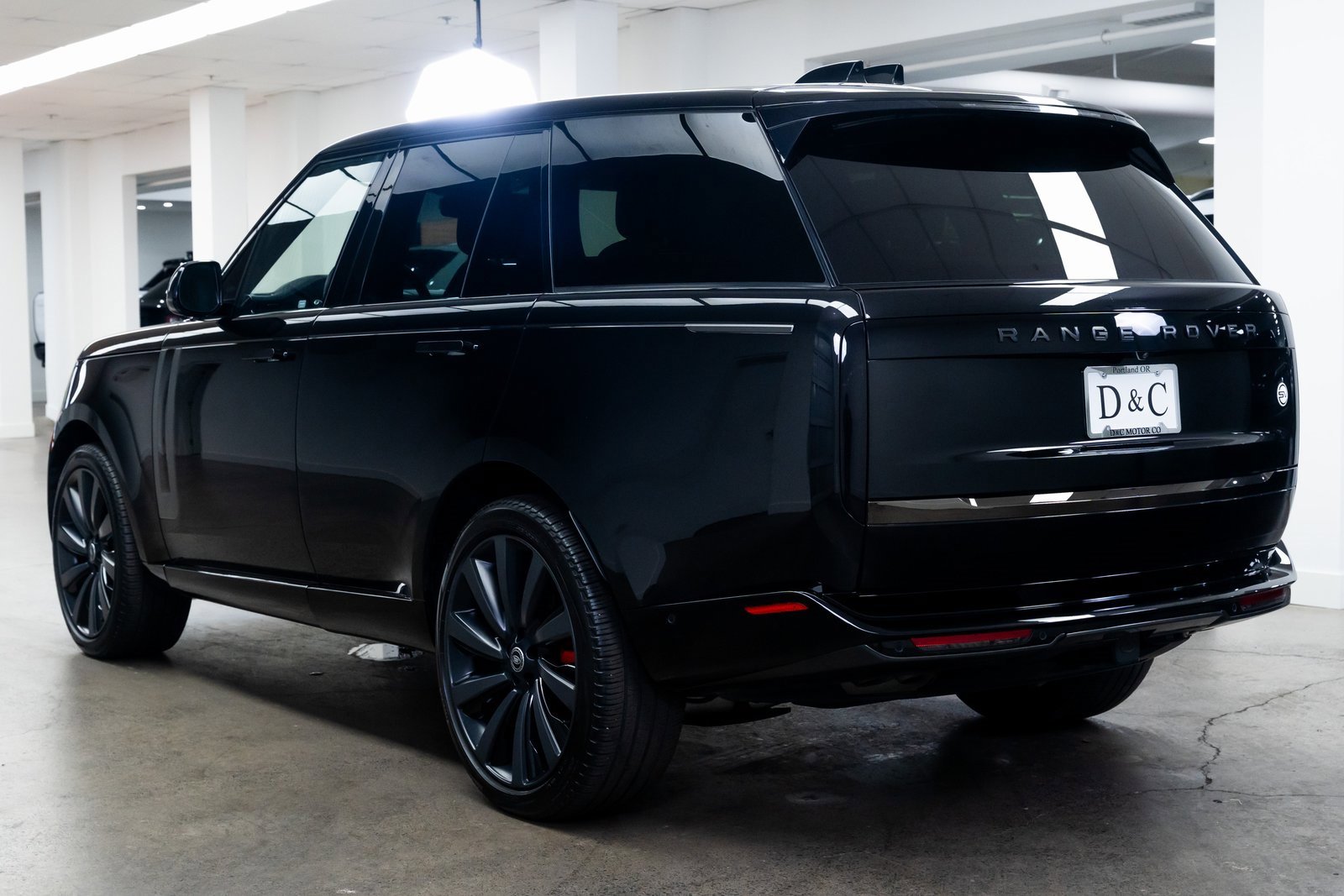 Used 2023 Land Rover Range Rover SV image 4