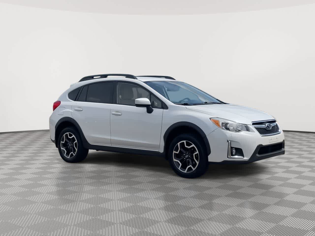 Used 2016 Subaru Crosstrek 2.0i Premium AWD/4WD image 2