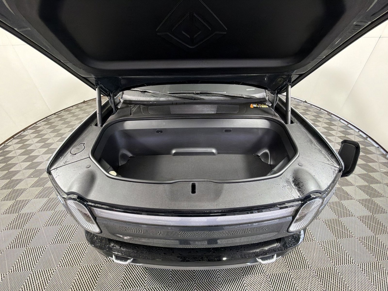 Used 2022 Rivian R1T Adventure image 26