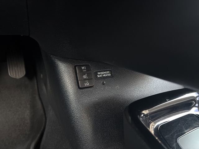 Used 2017 Toyota Prius Prime Advanced w/ Carpet Mat Package image 27