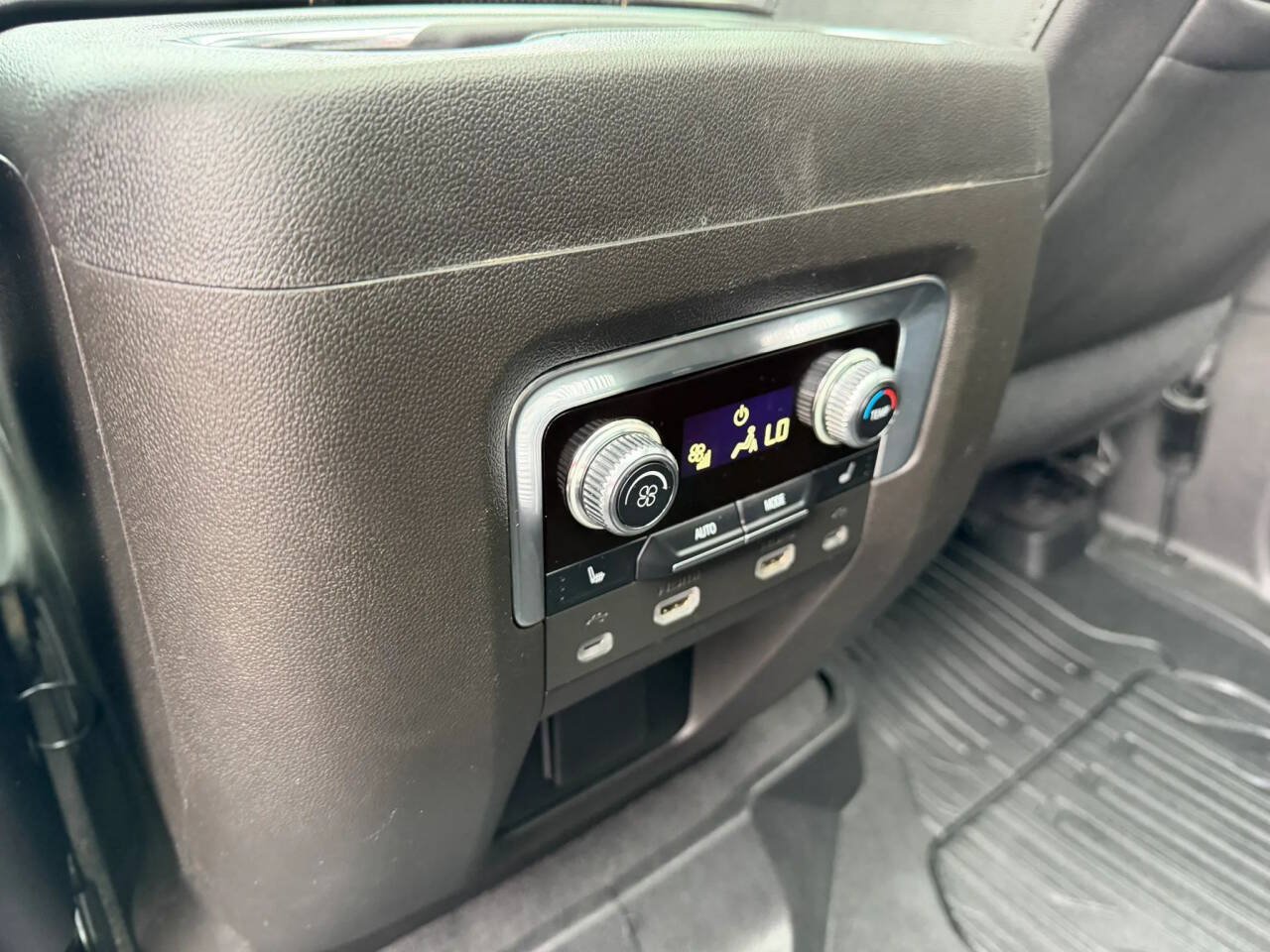Used 2021 GMC Yukon AT4 w/ AT4 Premium Plus Package AWD/4WD image 31