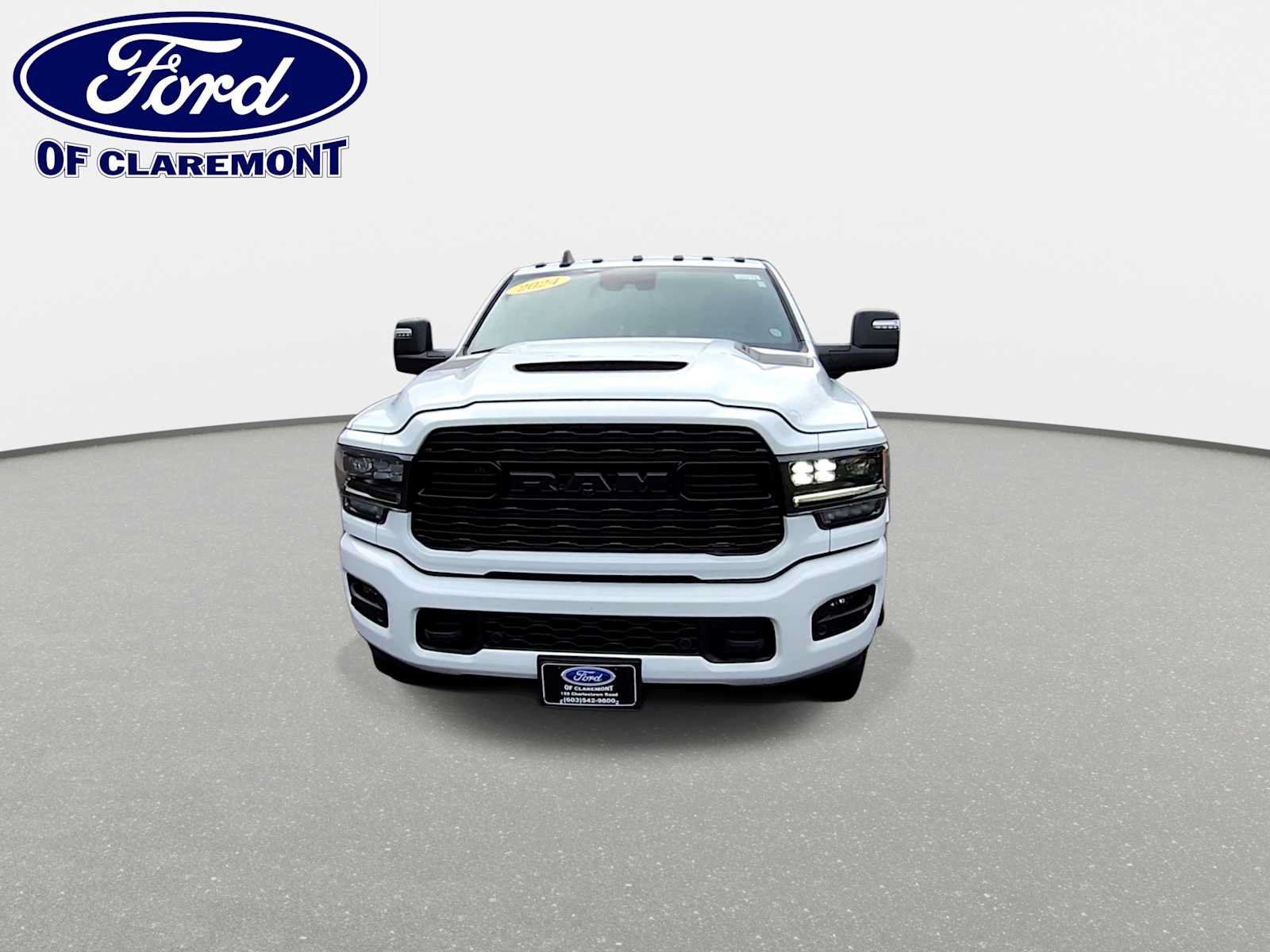 Used 2024 RAM 3500 Limited w/ Night Edition AWD/4WD image 3