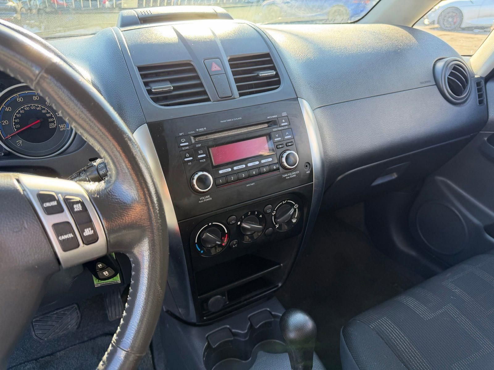 Used 2011 Suzuki SX4 AWD Hatchback image 30