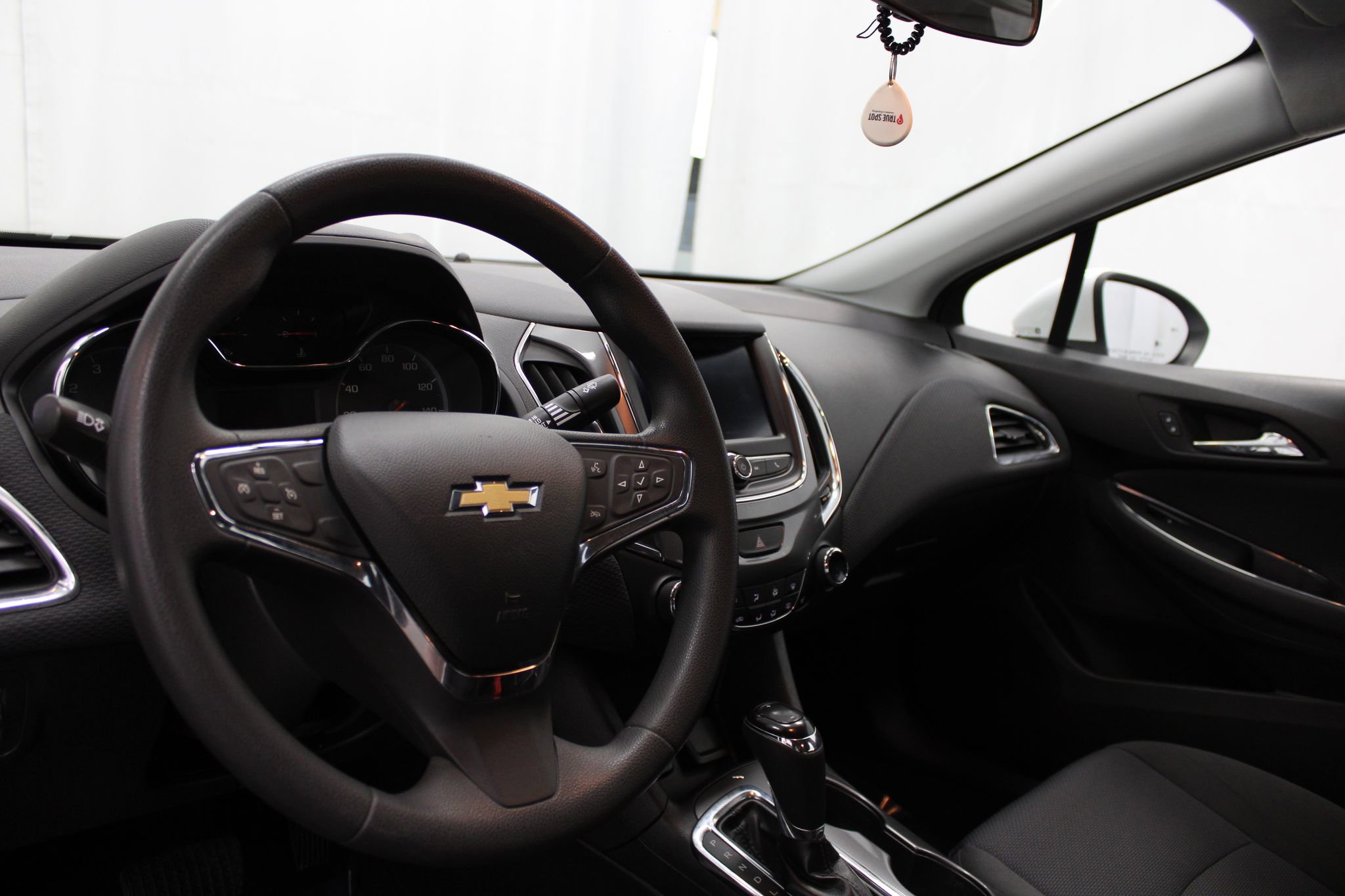 Used 2019 Chevrolet Cruze LT w/ Convenience Package image 16