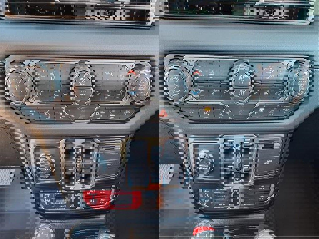 New 2026 Jeep Gladiator Mojave w/ Safety Group image 30